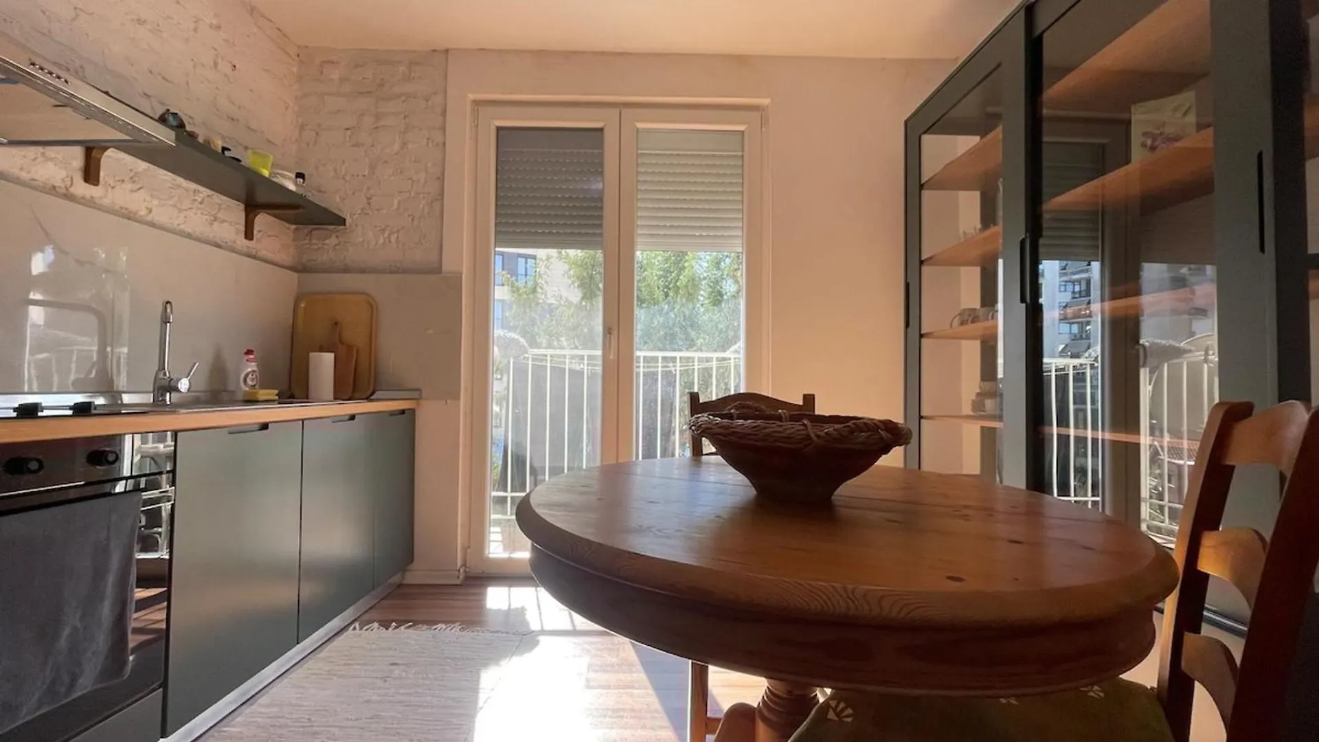 Flora - Modern Rooftop Apartment With Balcony Tirana 0*,  Albânia